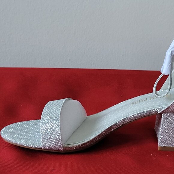 BRAND NEW, DREAM PAIRS LOW CHUNK HEELS, SIZE 7!!! - Picture 5 of 8